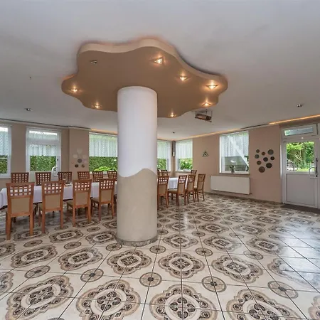 Goscinne Perla Bed & Breakfast 3*